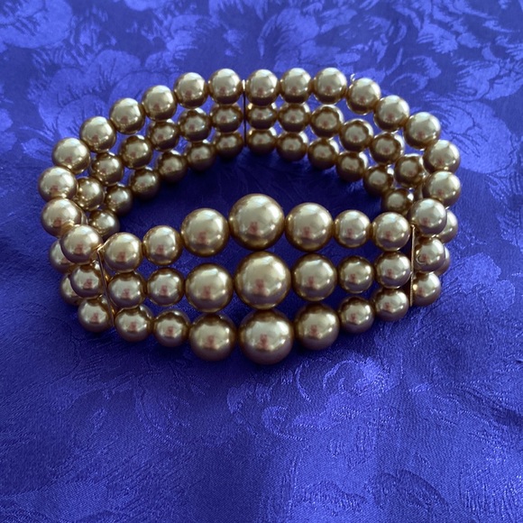 Satin golded finished 3 strand V Necklace and Bracelet - Picture 5 of 9